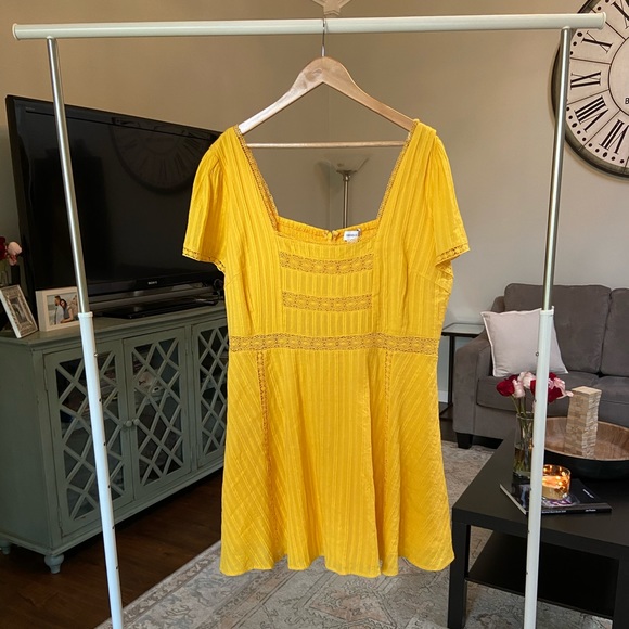 Yellow summer dress - Picture 1 of 4
